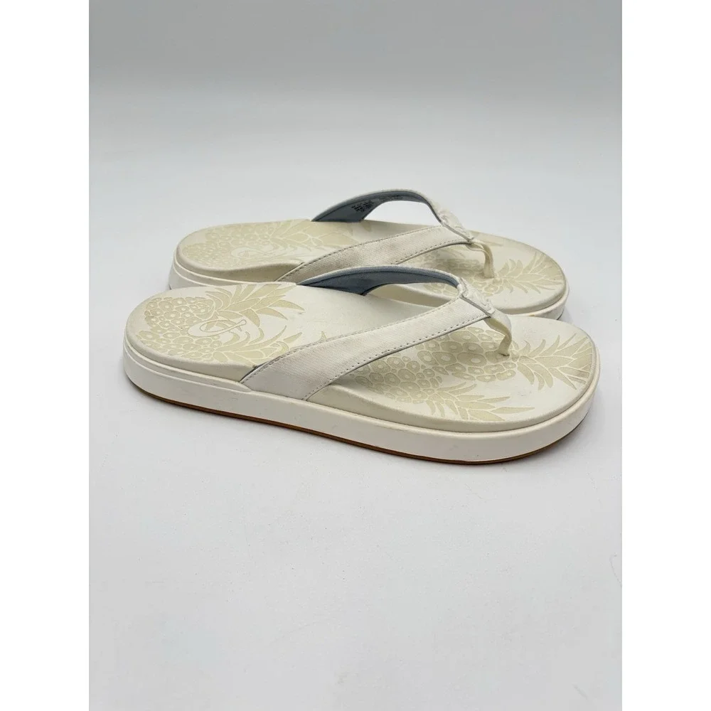 Olukai Womens 7 White Flip Flop Sandals Pineapple Print Comfort Beach Shoes